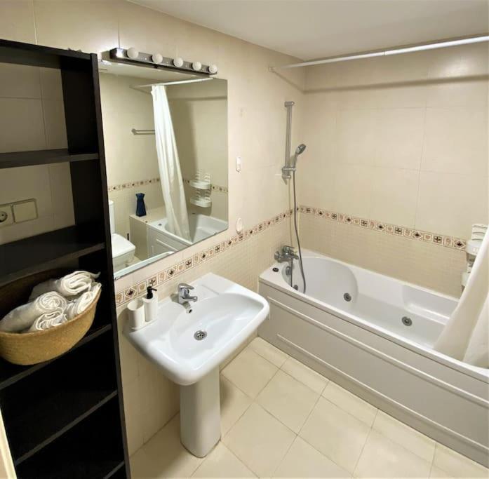 Klimatyczny Loft I Egzotyczny Basen Apartment Benalmádena Exterior foto
